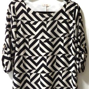 EVERLY A-Line Shift Dress/ Black and White Geometric/ Size SMALL